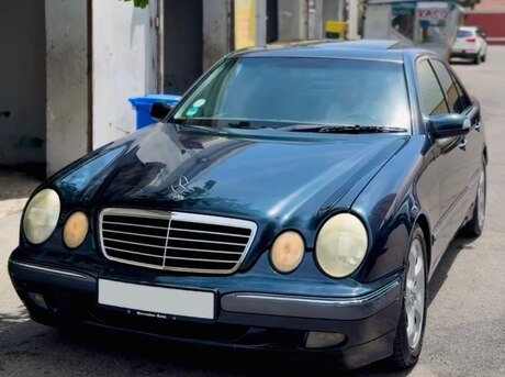 Mercedes E 240