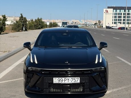Lynk & Co 03