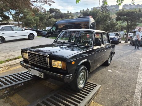 LADA (VAZ) 2107