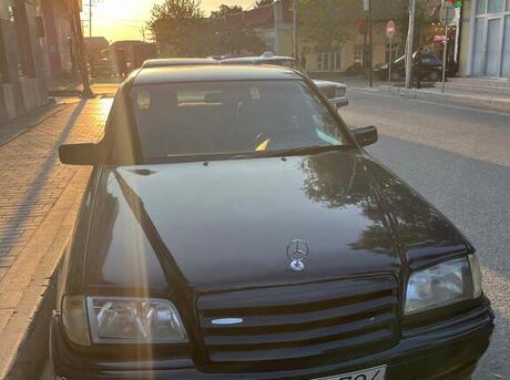 Mercedes C 240