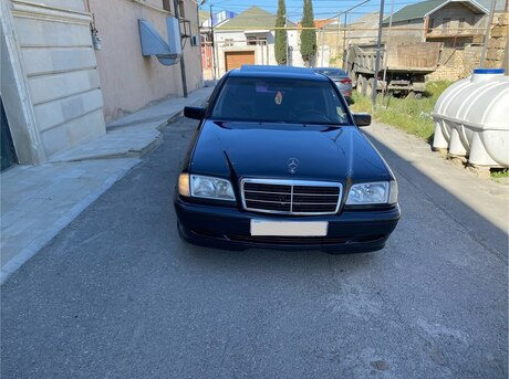 Mercedes C 200
