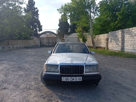 Mercedes 200 E