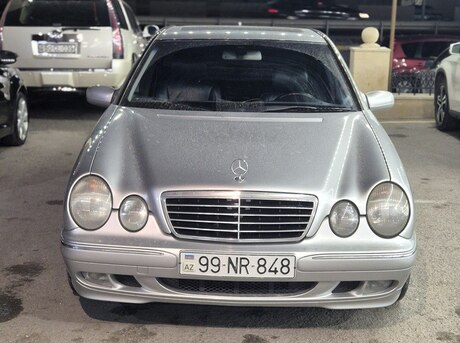 Mercedes E 200