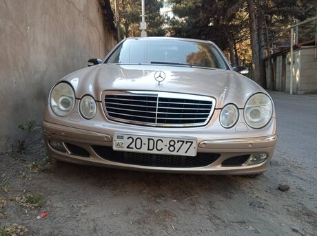 Mercedes E 240