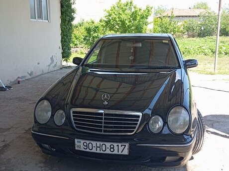 Mercedes E 220