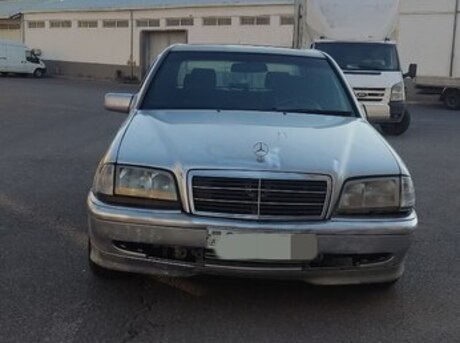 Mercedes C 220