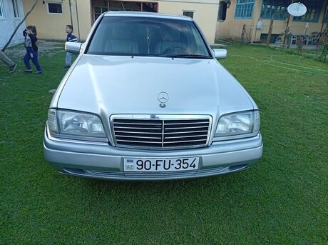 Mercedes C 280