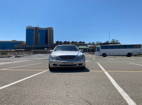 Mercedes S 500