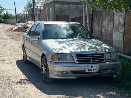 Mercedes C 240