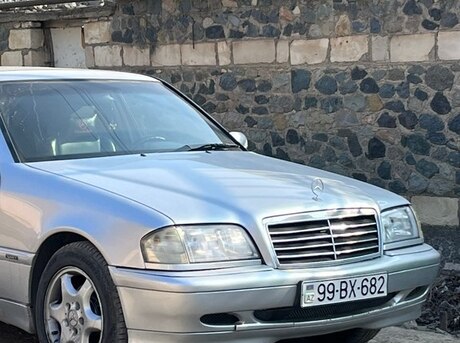 Mercedes C 230