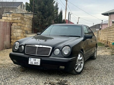 Mercedes E 320
