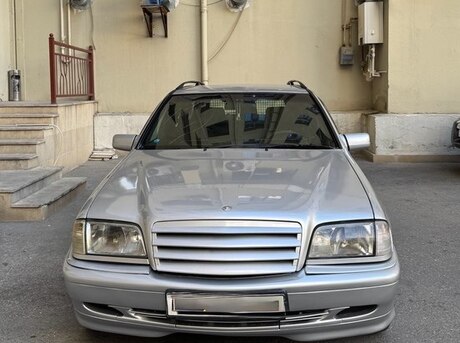 Mercedes C 240