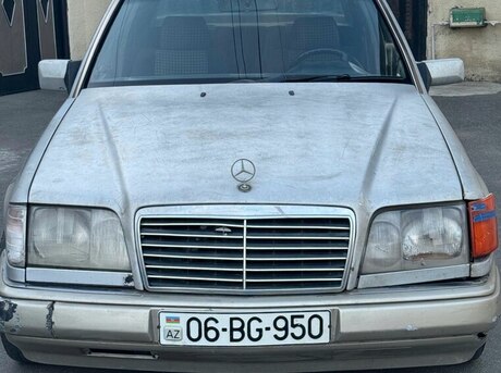 Mercedes 220 E