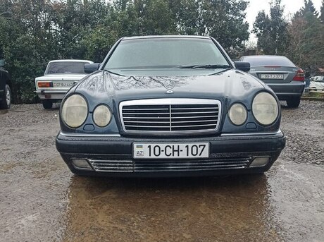 Mercedes E 320