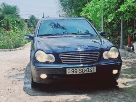 Mercedes C 240
