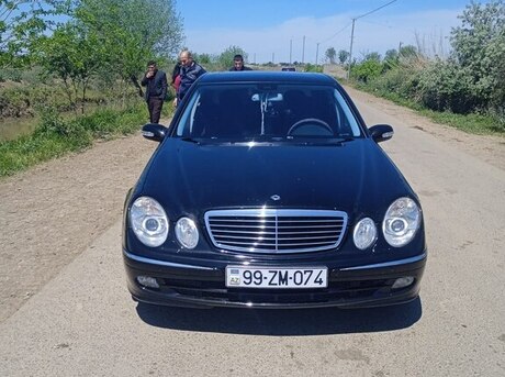 Mercedes E 220