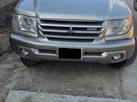 Mitsubishi Pajero io
