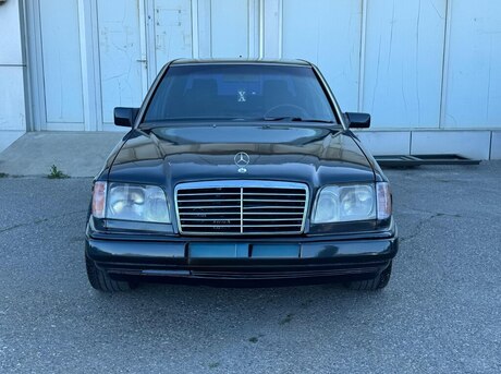 Mercedes E 220