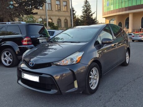 Toyota Prius V