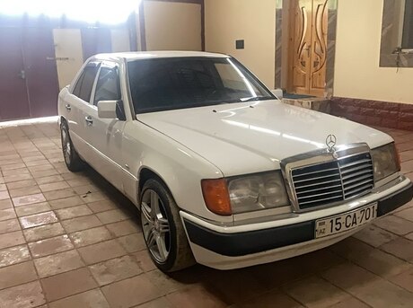 Mercedes 230 E