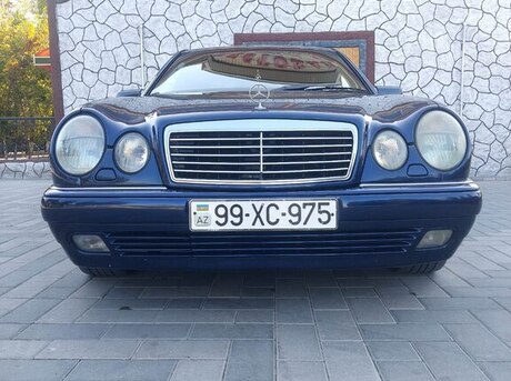 Mercedes E 240