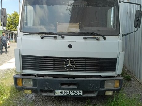 Mercedes 709 D
