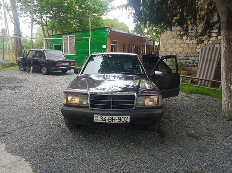 Mercedes 190