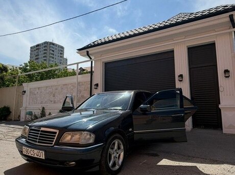 Mercedes C 240