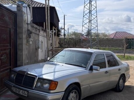 Mercedes 230 E
