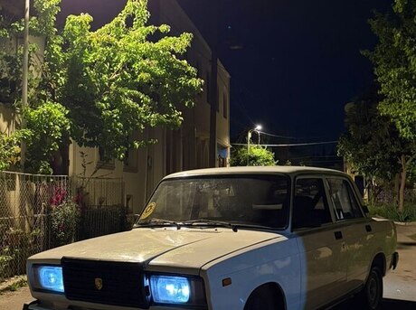 LADA (VAZ) 2107