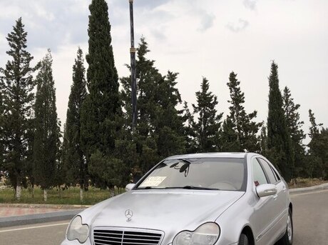 Mercedes C 200