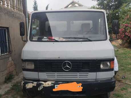 Mercedes 609 D