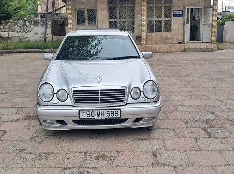 Mercedes E 240