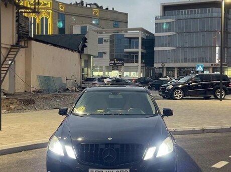 Mercedes E 200