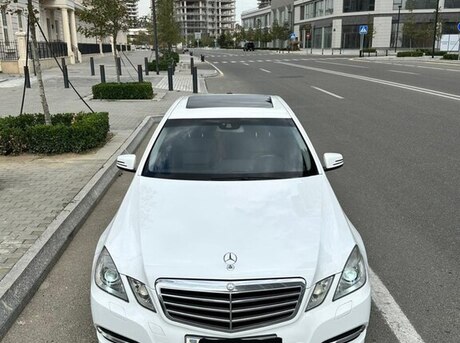 Mercedes E 200