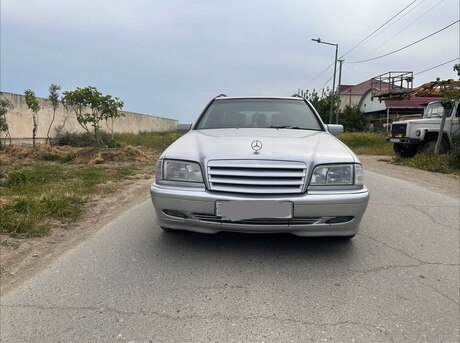 Mercedes C 180