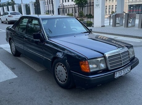 Mercedes 230 E