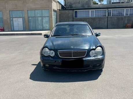 Mercedes C 200