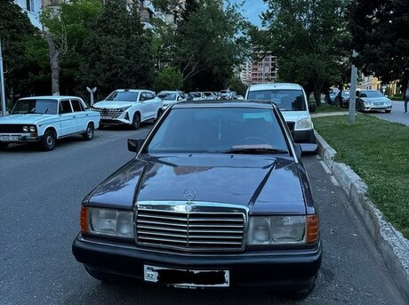 Mercedes 190