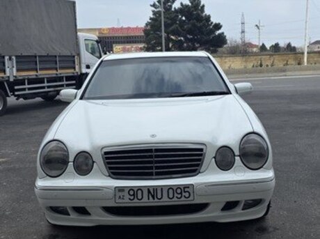 Mercedes E 240