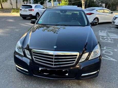 Mercedes E 220