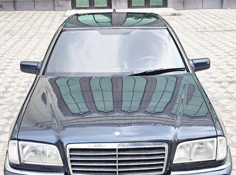 Mercedes C 180