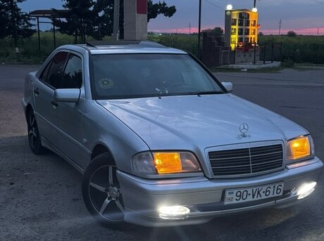 Mercedes C 240