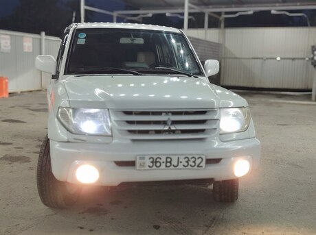 Mitsubishi Pajero io