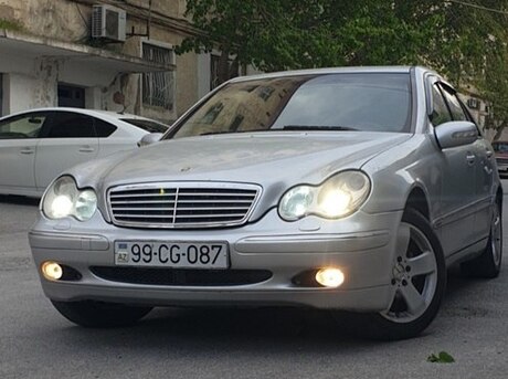 Mercedes C 200