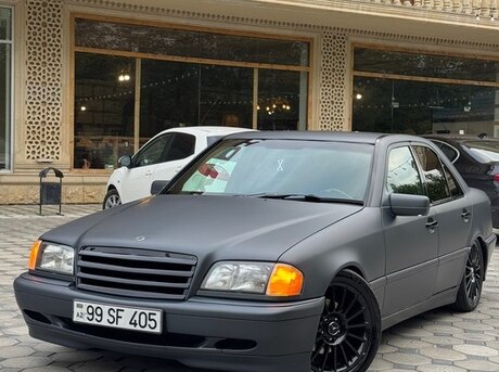 Mercedes C 200