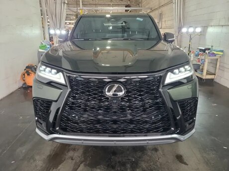 Lexus LX 600