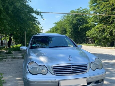 Mercedes C 240