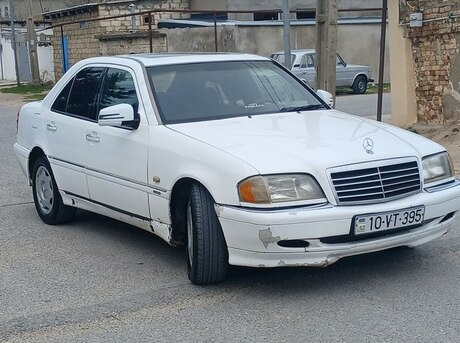 Mercedes C 200