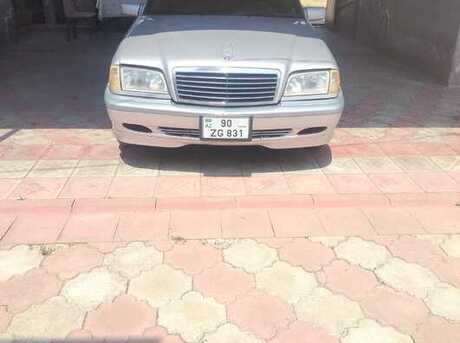 Mercedes C 200